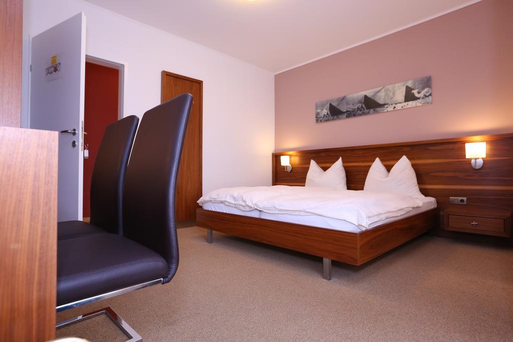 Hotel & Konditorei May Neufeld an der Leitha Phòng bức ảnh